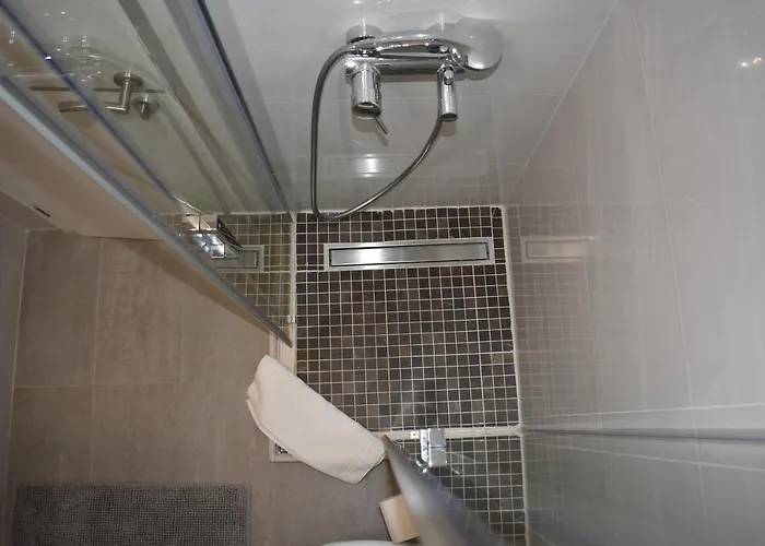 Elanza דוברובניק